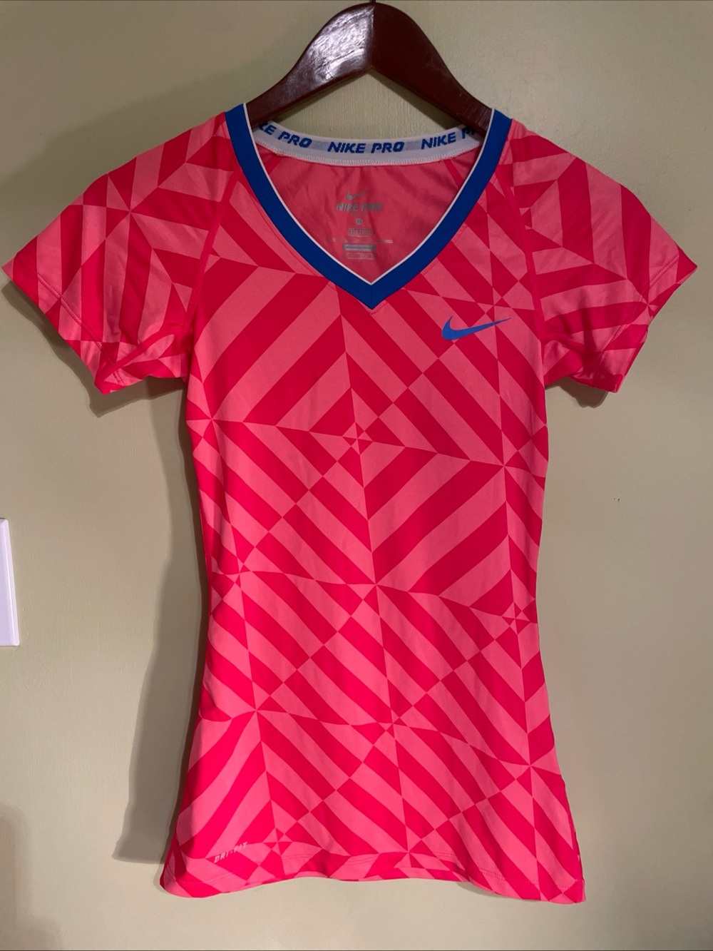 Nike Pink Geometric V‑Neck Short Sleeve Top with Blue Trim Dri Fit